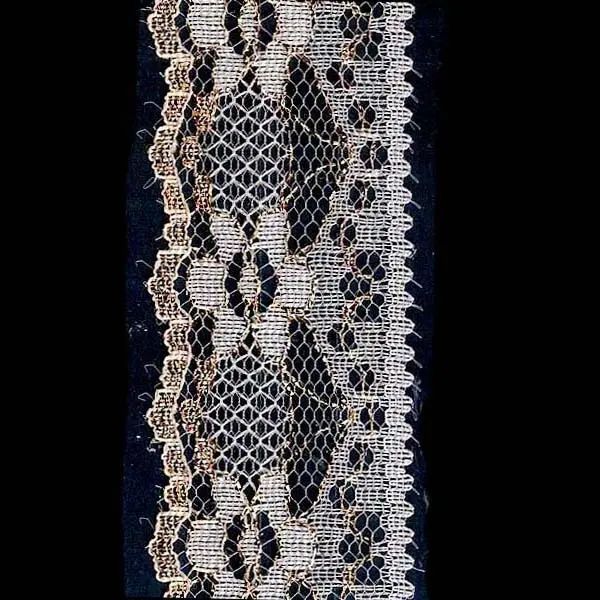 Rigid raschel lace - design 039