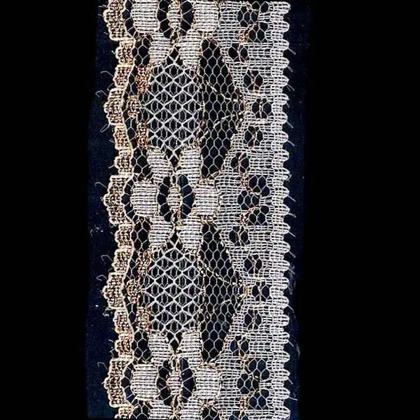 Rigid raschel lace - design 039