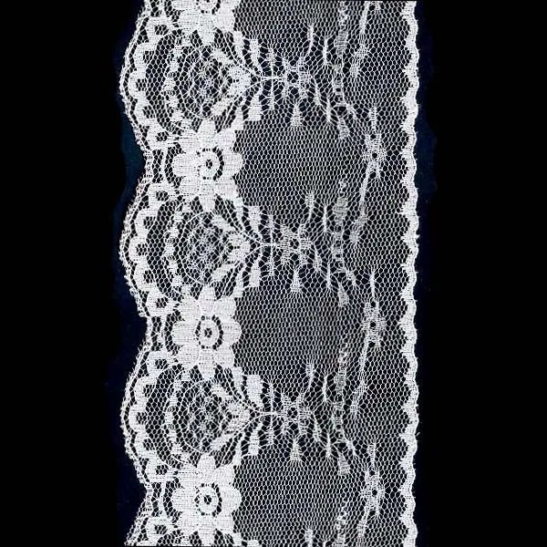 Rigid raschel lace - design 050