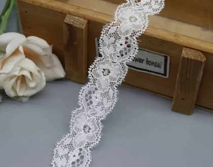 Elastic (stretch) lace
