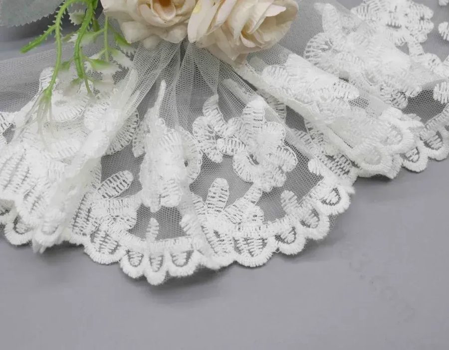 Embroidered net lace photo 2