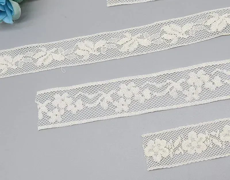 Embroidered net lace photo 3