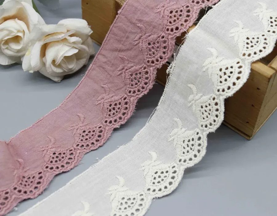 Broderie anglaise photo 2