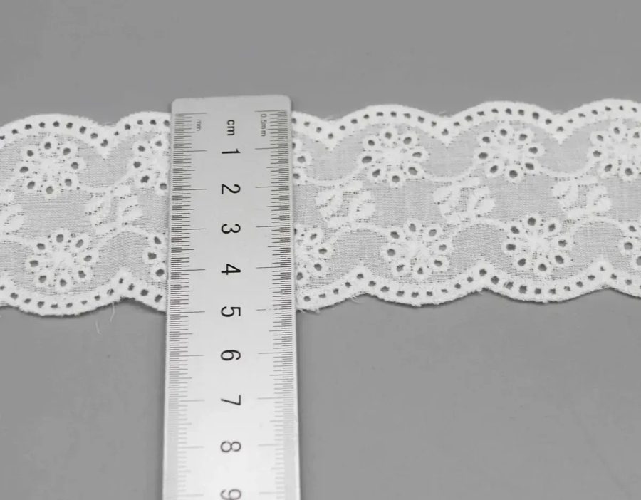 Broderie anglaise photo 5