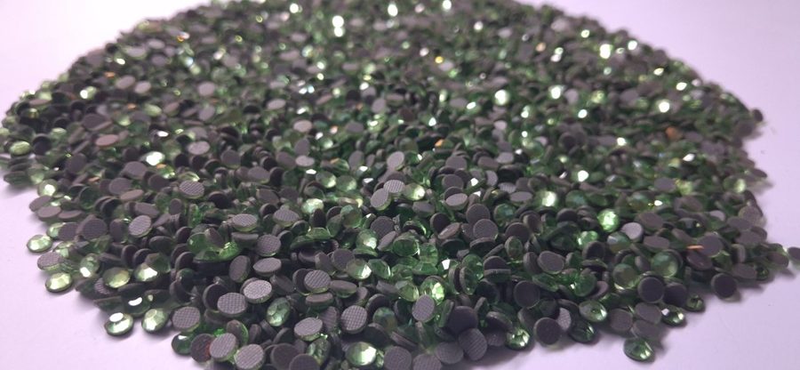 M/C hotfix rhinestones - Peridot SS16