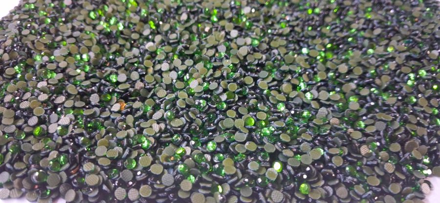 Hotfix glass rhinestones 2-cut - Emerald SS8