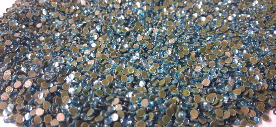 Hotfix glass rhinestones 2-cut - Aquamarine SS8