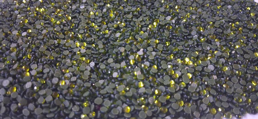 Hotfix glass rhinestones 2-cut - Olivine SS10