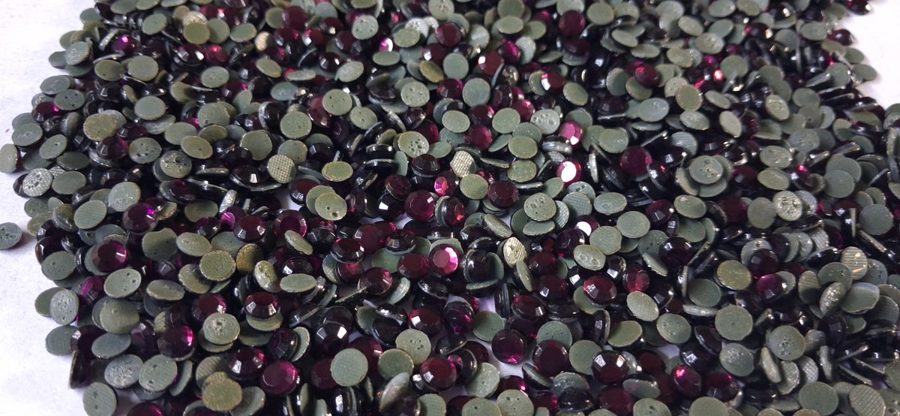 Hotfix glass rhinestones 2-cut - Amethyst SS20