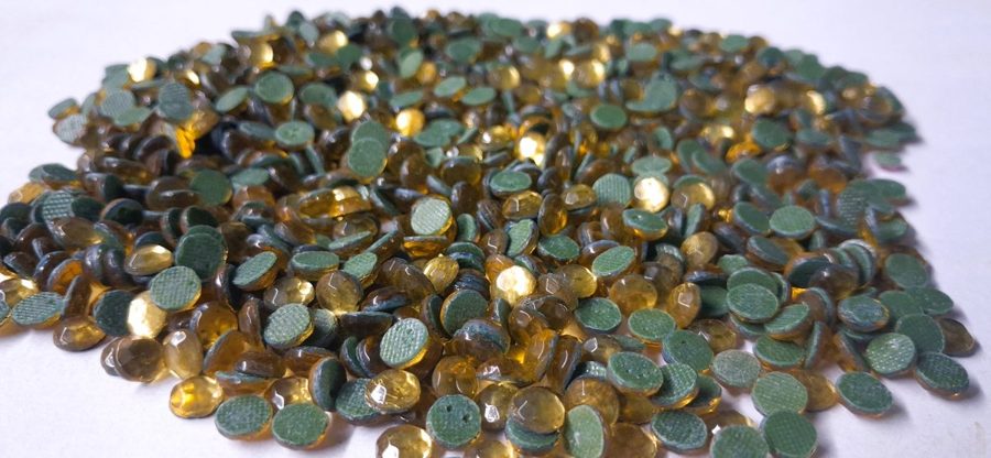 Hotfix glass rhinestones 2-cut - Light Topaz SS30