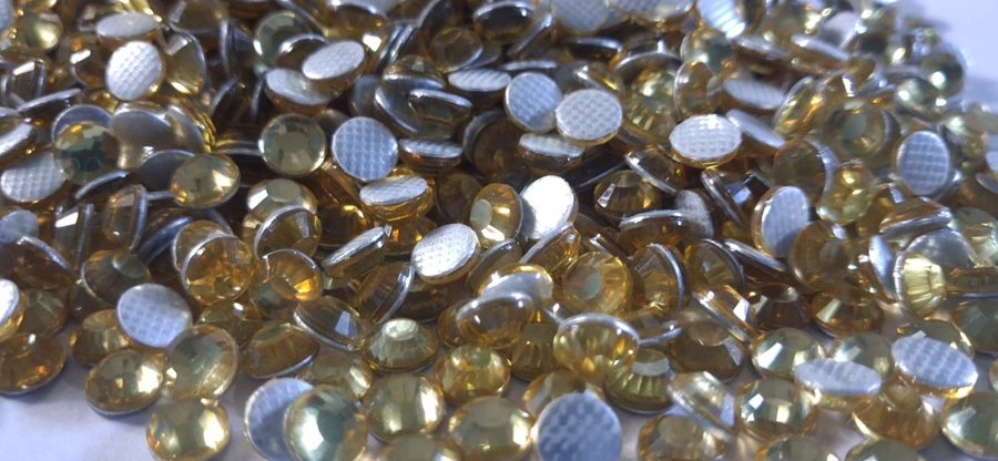 Hotfix epoxy stones - rhinecut round - Topaz 6 mm