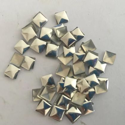 Hotfix nailhead studs - square
