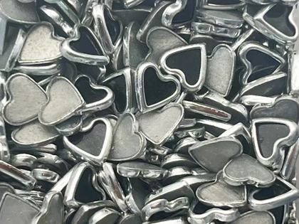 Hotfix nailhead studs - heart