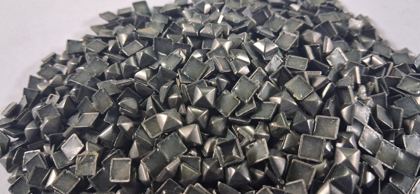 Hotfix zinc alloy convex studs - pyramid square - Antique Silver 5 mm