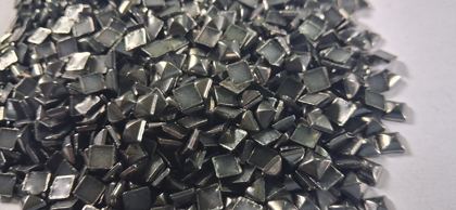 Hotfix zinc alloy convex studs - pyramid square - Hematite 5 mm