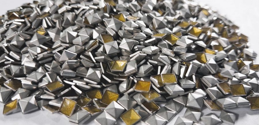 Hotfix copper convex studs - pyramid square - Matte Silver 5 mm