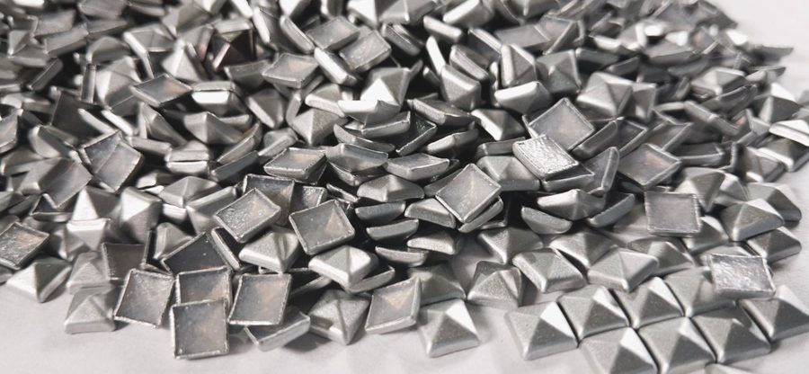 Hotfix copper convex studs - pyramid square - Silver 5 mm