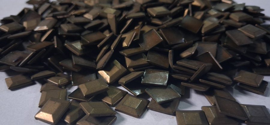 Hotfix copper convex studs - flat top square - Antique Gold 10 mm